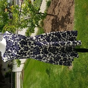 Signature Darby Dress Size 4 color blue and light brown